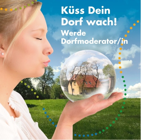 Dorfmoderation_mit_Slogan � HS-Neubrandenbrug Bild einer Prinzessin, die ein Haus in einer Blase küsst.